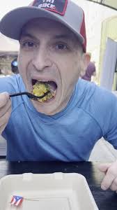 I had an amazing time this weekend at the Hogle Zoo with Ana Santos, Racheal  Rich and our Marketing Field Team, introducing Nature's Bakery to the  community!