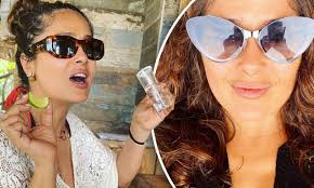 Lily james has changed her style from long, wavy hair to modest blonde bob cut, she has also tried some other hairstyles. Salma Hayek Looks Completely Relaxed Wearing A Pair Of Pointed Sunglasses In Makeup Free Selfie Daily Mail Online
