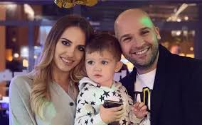 A fost pentru mine o adevărată provocare, dar în același timp o povară. Andrei È™tefÄƒnescu È™i Fosta SoÈ›ie Din Nou ImpreunÄƒ DupÄƒ DivorÈ› Cu Ce Ocazie S Au VÄƒzut Galerie Foto Galerie Foto Stiri Vedete Si Evenimente Viva Ro