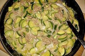 Wurzige Zucchini Hackfleisch Pfanne Von Mareikaeferchen Chefkoch Rezept Zucchini Hackfleisch Hackfleisch Zucchini Hackfleisch Pfanne