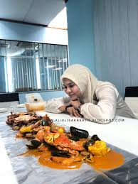 Okey, so nama shell out ni ialah zombie shell out (zombie shell off), dan nama restoran tu ialah aneka rasa klasik yang terletak berdekatan dengan bangunan mara digital dan berhadapan sangat sedapppppp.!. Alialisakreatif By Kolin Zainal Shell Out Delivery Untuk Makan Tengahari Di Pejabat