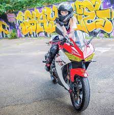 jkライダーとyamaha yzf r3 10月6日バイク女子 放送局 ガールズバイカー ヘルメット 車 バイク モーターサイクル オートバイ バイカー 女性ライダー 美女ライダー 女性バイカー helmet bikergirl 亞洲女騎 檔 女性ライダー バイク 女子