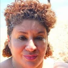 Are there places to eat at SJO airport