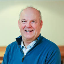 Tom Mcbeth's Instagram, Twitter & Facebook