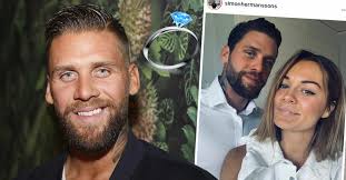 Bachelor-Simon Hermansson förlovad med flickvännen Olivia