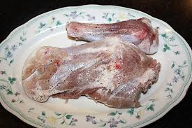 Ne ho presa una di circa sette etti, peso giusto per le mie necessità. Spalla Di Agnello Al Forno Con Patate Un Secondo Gustoso E Profumato