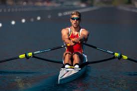 Roeier ward lemmelijn heeft ultiem nog triatleet marten van riel van de troon gestoten in het tweede seizoen van de container cup. Ward Lemmelijn Grijpt Naast Olympisch Ticket Ik Keek Rond Me En Zag Mijn Tegenstanders Al Lengtes Voor Liggen Watersporten Hln Be