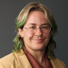 Adriana Alvarado, PhD (@ella_es_adriana)