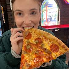 bailey.hatcher's Pizza Review at Halftime King of Pizza