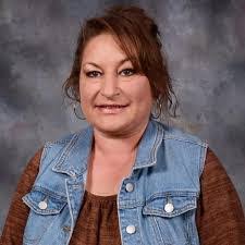 Lori Cutshall's Instagram, Twitter & Facebook