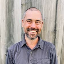 Shelly Graf's Instagram, Twitter & Facebook