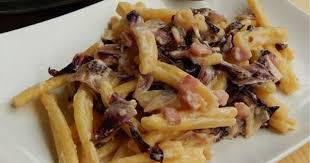 Pasta Ai Quattro Formaggi Con Radicchio E Pancetta Ricette Primi Piatti Ricette Di Cucina