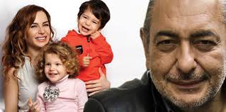 * deniz uğur genç yaşta dul kaldı ve oğlu engin deniz'i artık babasız büyütecekti. Reha Muhtar Deniz Ugur Ikizler Buyudu Kime Benzedi