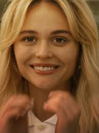 Cadence Sinclair Vanity