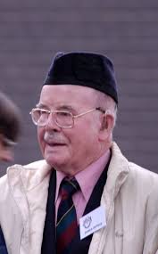 Keep em Moving. Queens Own Cameron Highlanders