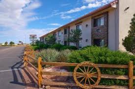 The cocktail lounge is a warm and welcoming spot where adults can enjoy a classic cocktail or beer after a day of outdoor thrills. Grand Canyon Inn And Motel South Rim Entrance Valle Aktualisierte Preise Fur 2021