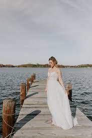 Relaxed Yet Elegant Beach Wedding Ideas Wedding Dresses Dreamy Wedding Dress Bride Style