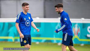 Billy gilmour (born 11 june 2001) is a scottish footballer who plays as a centre midfield for british club chelsea. 0 1b Kdzla1h0m
