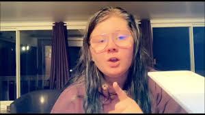 Mother in German Sign Language