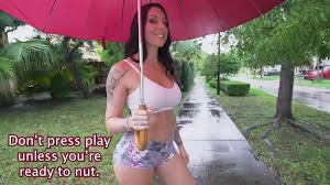 Lilith Morningstar Drops Her Big Ass Like It's Hot - XVIDEOS.COM