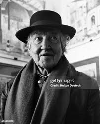 Robert Graves the poet and writer . Afer attending Charterhouse... News  Photo