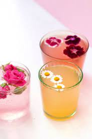 The Prettiest Edible Flower Recipes For Spring Drink Garnishing Edible Flowers Recipes Floral Drink