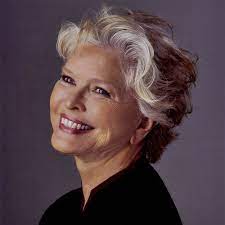 Short Hair Styles For Women Over 50 Gray Hair Grey Hair Styles Frisuren Kurze Haare Stufen Kurzhaarschnitte Graue Frisuren