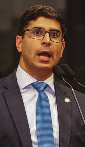 Combate ao coronavírus é tema de videoconferência com governador