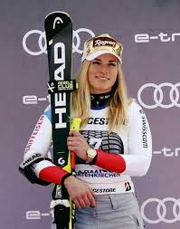 Lara's press conference / fb live date: Lara Gut Ski Head Posts Facebook