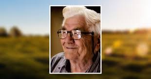 Dennis Bilbrey's Instagram, Twitter & Facebook