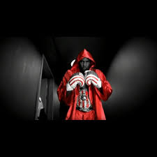 There is no color in the video except for red, kelly's boxing clothes happen to have that color. R Kelly The World S Greatest Somuzay