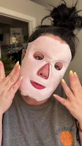 How to Use Silica Pearl from Brookstone Face Mask