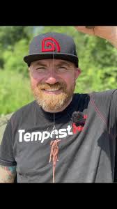 🪱DEADLY WORM RIG🪱 Chris ‘Bones’ Holmes talks you through a deadly rig for  fishing worms as a hookbait! It’s a rig thats served him well whilst  fishing in front of the Capital Angling cameras 🎥 at ...