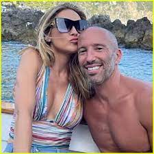 Jun 22, 2021 · 'selling sunset' star chrishell stause sashays into midcentury hollywood hills home. Qvjn7dd0msljqm