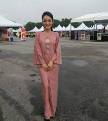 Baju kurung bundo kanduang terbuat dari kain a.songket b.silunkang c.beludru d.sutra. Baju Kurung Kedah Moden 2018 Murah Posts Facebook