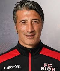 Internationale sportnacht davos 2013 (10877683944).jpg. Coach Murat Yakin