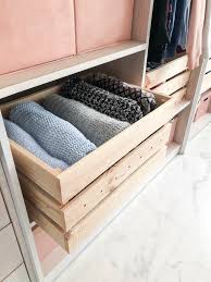 El diseño incorpora una ventana troquelada que permite ver la taza. Cajas De Madera Para Poner Orden En Casa Astiblog