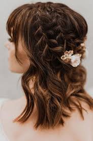 The Prettiest Wedding Hairstyles With Flowers Green Wedding Shoes Short Hair Styles Hair Styles Wedding Hairstyles