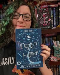 Out of the Woodsreview! Thank you @dellromance for a copy of the book and  some snacks my family will eat for me @goldfishsmiles (PLEASEEEE PLS I  BEGGGGG MAKE SOME GLUTEN FREE GOLDFISH