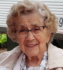 Evelyn Fair's Instagram, Twitter & Facebook