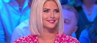Tous les extraits et émissions de touche pas à mon poste sont à retrouver sur mycanal : Tpmp Kelly Vedovelli A Ete Contactee Par Neymar Cet Ete Elle Devoile Leurs Echanges Mce Tv