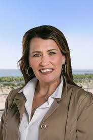 Ericka Hanselman's Instagram, Twitter & Facebook