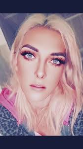 Danielle Denning's Instagram, Twitter & Facebook