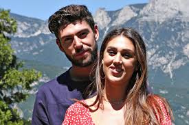 Ignazio moser e andrea damante hanno smentito i rumors che li vedrebbero come perfetti sconosciuti dopo il ritorno di fiamma con giulia de lellis. Pace Fatta Fra Ignazio E Cecilia Mano Nella Mano A Milano E Una Vacanza A Courmayeur Cultura E Spettacoli L Adige It