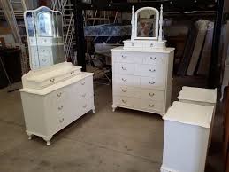 🦥6p ethan allen cal king canopy bed ottoman dresser accent table bedroom set. Queen Anne Bedroom Suite Comprising 2 Dressing Tables Pr Bedside Cabinets Tallboy Chest Of 5 Drawers With Mirror Unit 4 Drawer Chest Of Drawers Collect From Greenfields Sa 93233 30