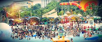 One of the things that i love in sunway lagoon water park is their expansive pool area. Sunway Lagoon Tour Mytravellane