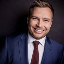 Software should not be a religious cult. That said, I feel born again now  using HubSpot.😆 I have only ever used Salesforce since 2006 when I was an  SDR there up until