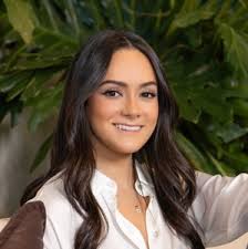 Rated 4.94/5 by more than 5,000 parents and clients.