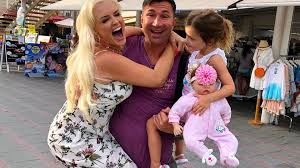 She has been married to lucas cordalis since june 4, 2016. Was Fur Muckis Lucas Cordalis Tragt Seine Frauen Auf Handen Promiflash De