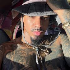 Might be biased, but Puerto Rico has the most beautiful people I've ever  seen, hands down.